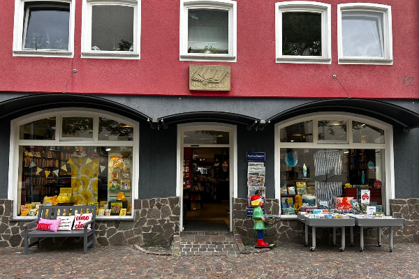 Bild 1 von Schmitt & Hahn Buch und Presse Bücherland in Sinsheim